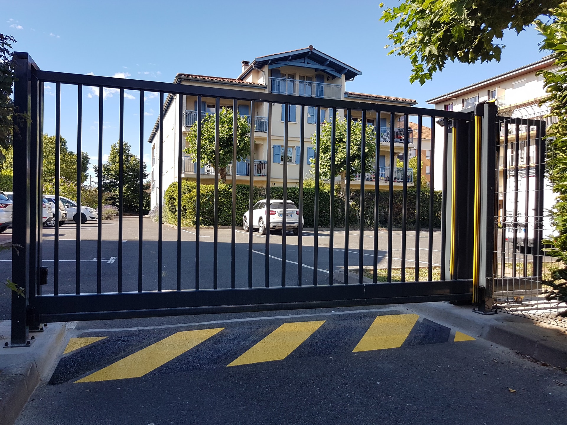 Portail industriel Trévoux — THERA ProAccess